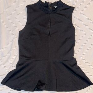 EUC Black Sleeveless Peplum Keyhole Womens M Shirt XOXO Lace Trim